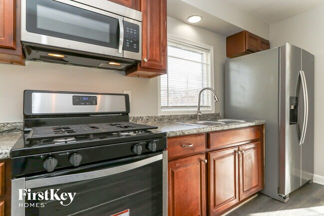 Foto del edificio - 3721 W 86th St