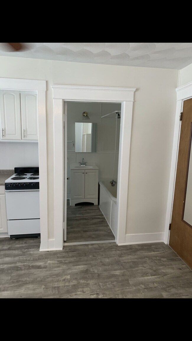 244 Bowen St Apartments 244 Bowen St Providence, RI