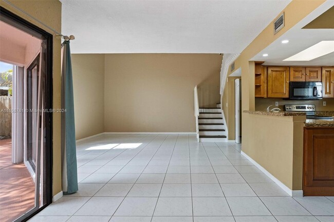 Building Photo - 1806 San Remo Circle Apt #1806, Homestead,...