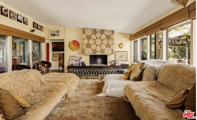 Foto del edificio - 6310 Tompkins Way