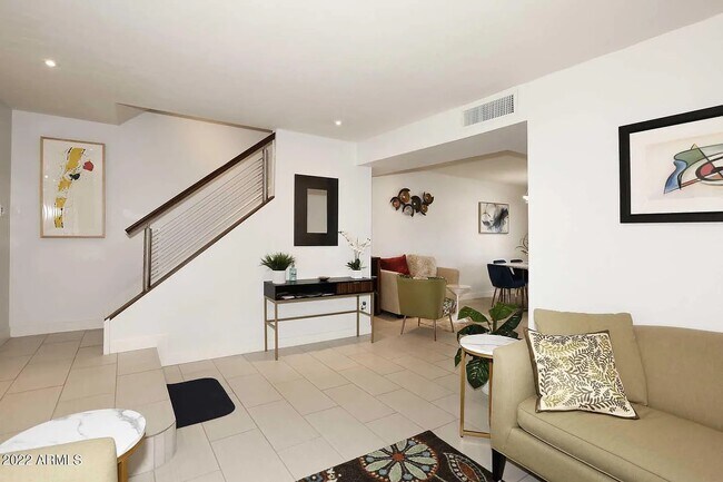 Foto del edificio - 8237 E Orange Blossom Ln