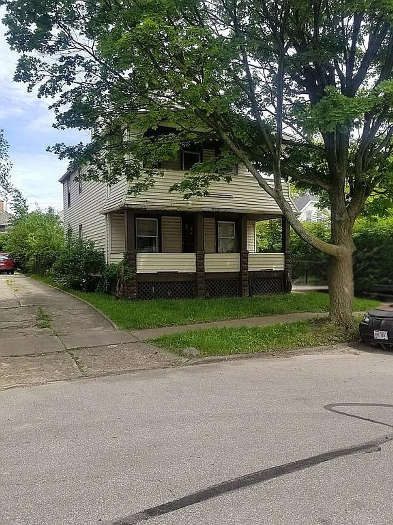 2791 E 127th St Cleveland, OH 44120 – photo 1