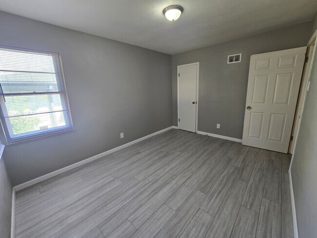 Building Photo - 853 Hornsby Ave