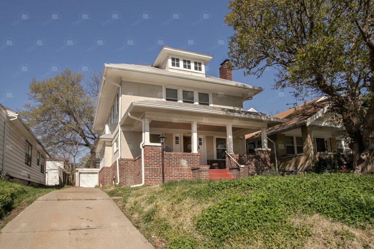 Primary Photo - 4404 Benton Blvd