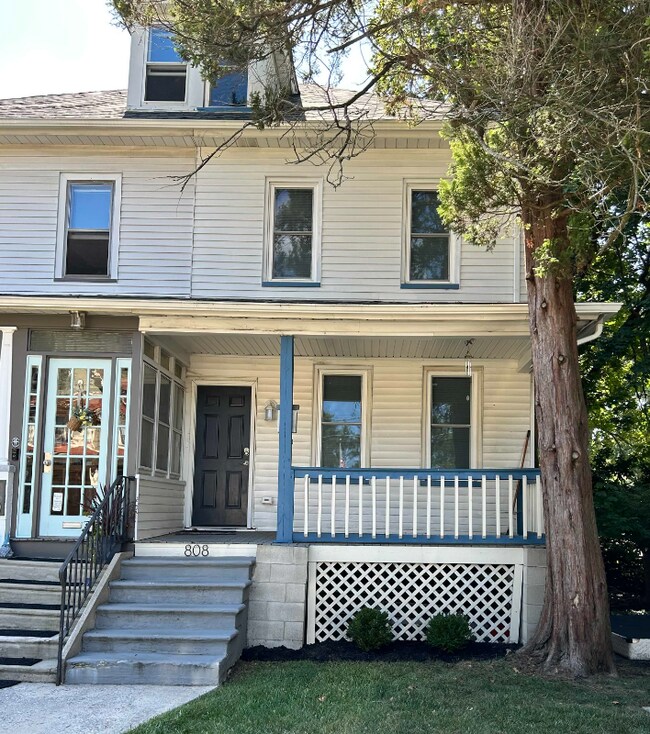 Building Photo - 808 Belmont Ave