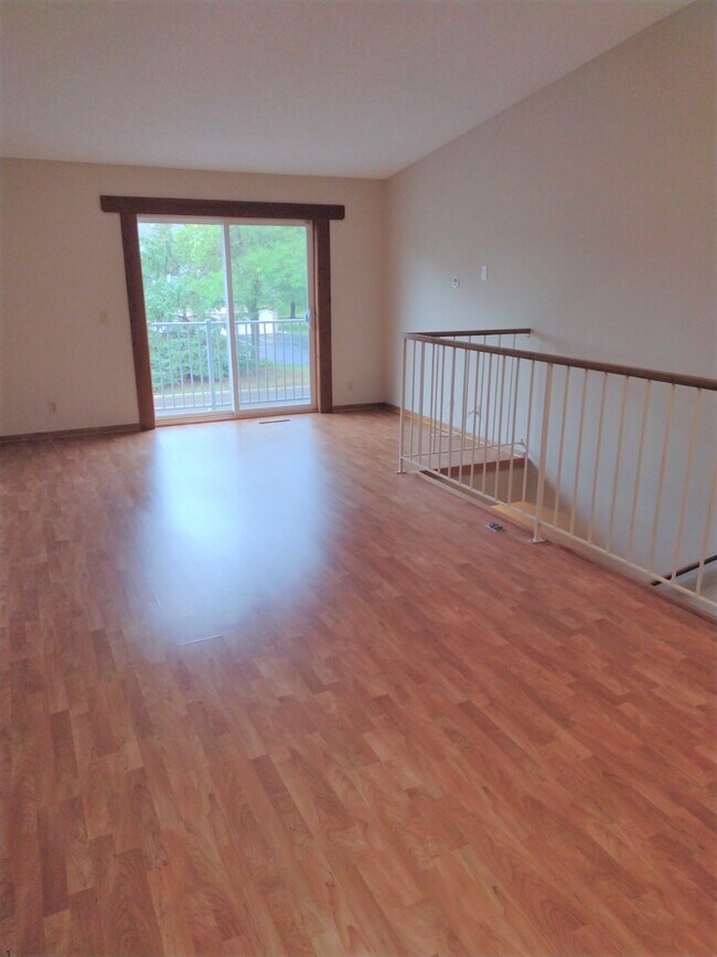 Building Photo - 778 Parkside Dr