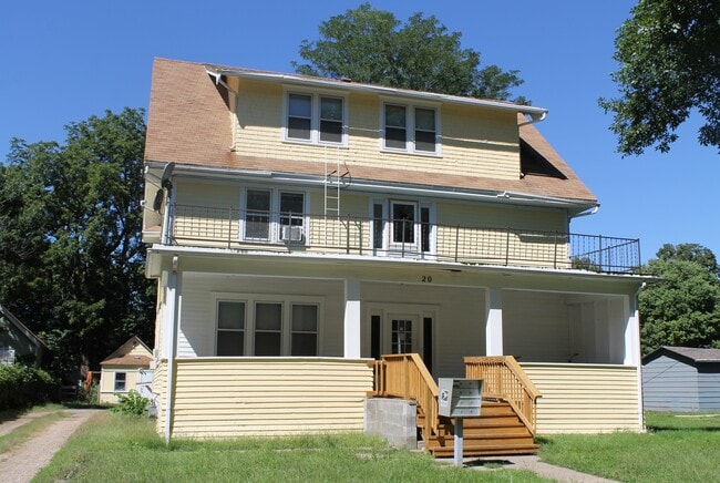 Outside View - 20 N Willow St