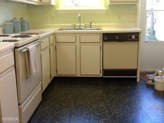 Building Photo - 2 br, 1 bath Apartment - 416 Cathy Jo Circle