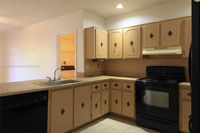 Foto del edificio - 3721 NW 115th Ave