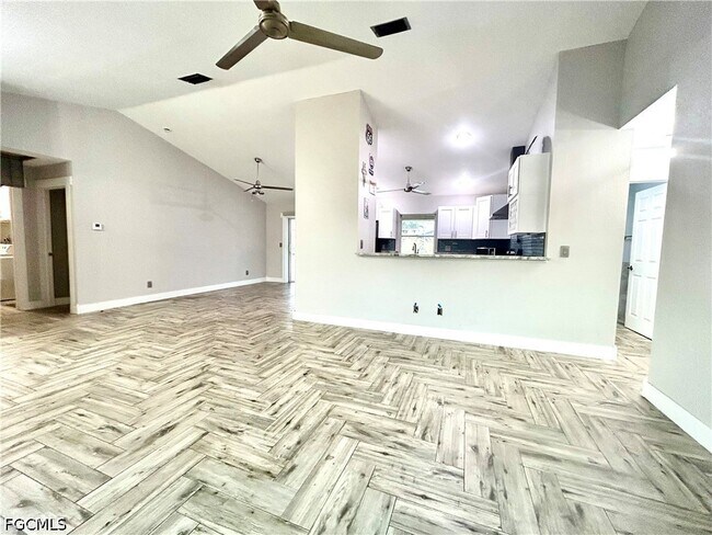 Foto del edificio - 210 SE 1st Pl