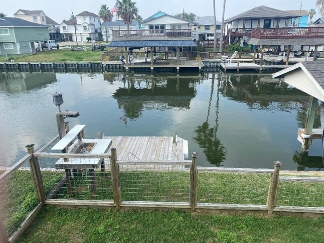 Foto del edificio - 181 Barracuda St