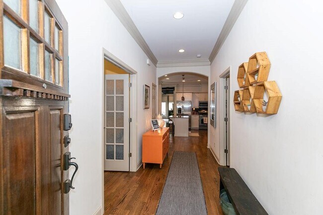 Foto del edificio - 1084 Sanders Ave SE