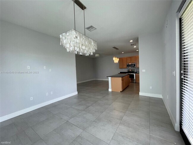 Foto del edificio - 3 br, 2.5 bath House - 746 NE 193rd St