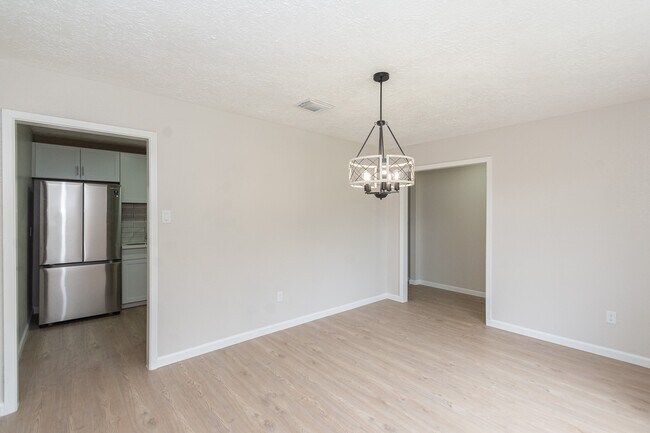 Foto del edificio - 16911 Bougainvilla Ln