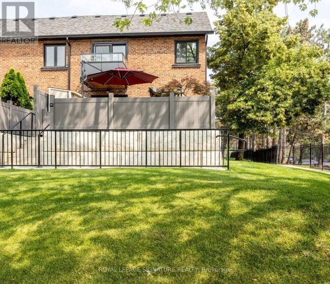 Building Photo - 51-51 Broadfield Dr
