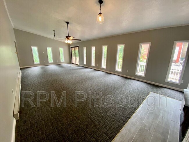 Building Photo - 614 Stanton Ave