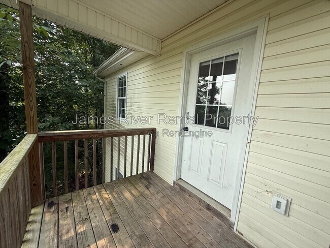 Foto del edificio - 14109 Red House Rd
