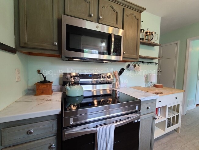 Foto del edificio - 652 Chippewa Rd