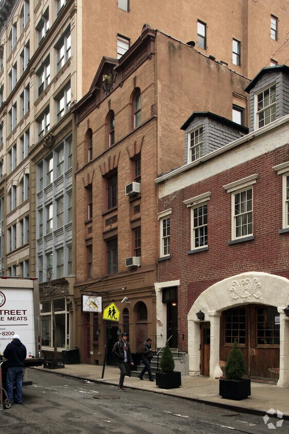 Building Photo - 15 Barrow St