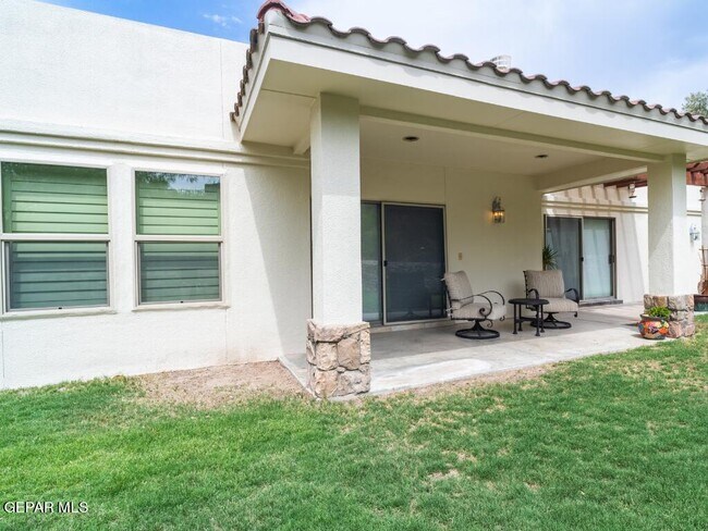 Building Photo - 528 La Cantera Dr