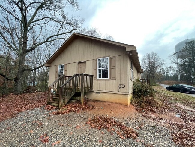 Building Photo - 2525 State Barn Rd