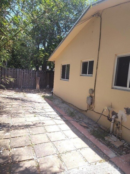 Foto del edificio - 1717 SW 11th St