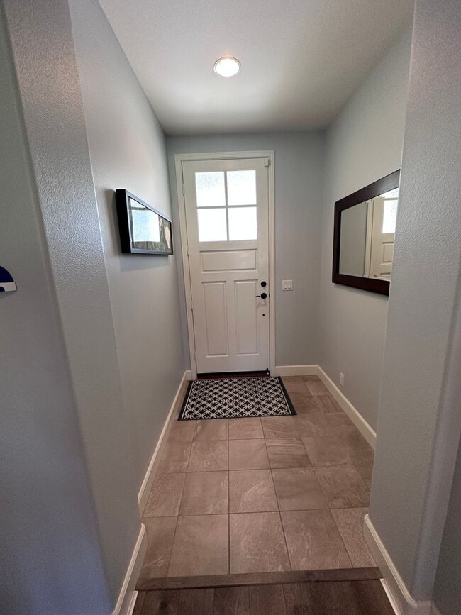 Building Photo - Kuapapa At Hoakalei Remodeled & upgraded 4 bed 3 bath with 2 car garage and Central AC