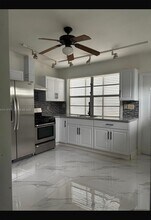 Building Photo - 3101 SW 22nd Ct