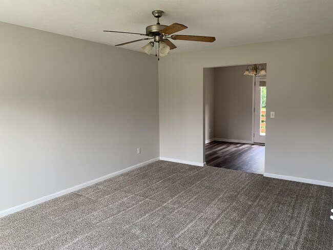 Building Photo - 307 Ivy Pointe Dr
