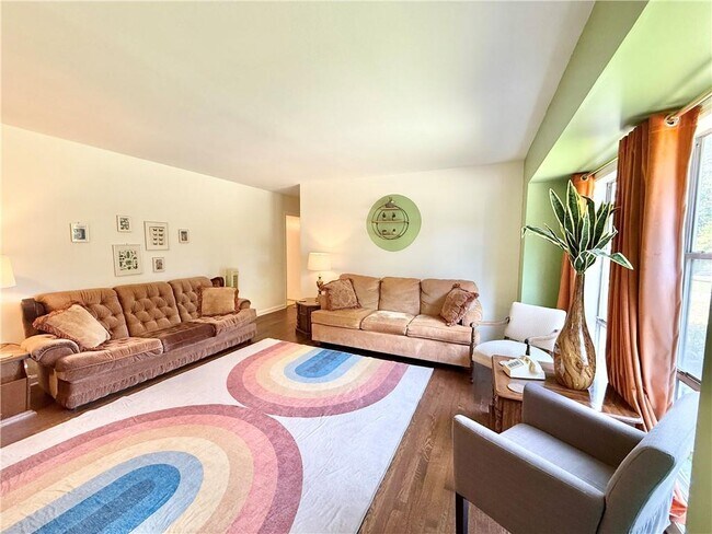 Foto del edificio - 3042 Hudson Ct