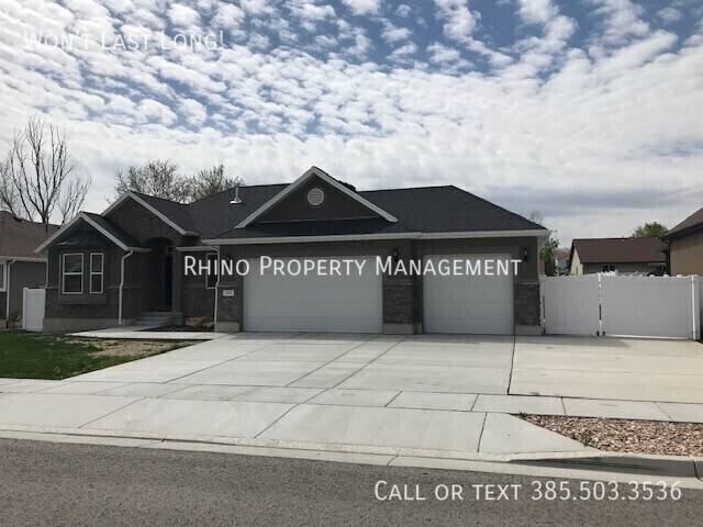 Photo - 2273 W Espadrille Cir House