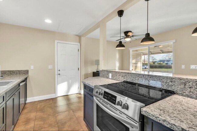Building Photo - 3313 Del Paso Blvd