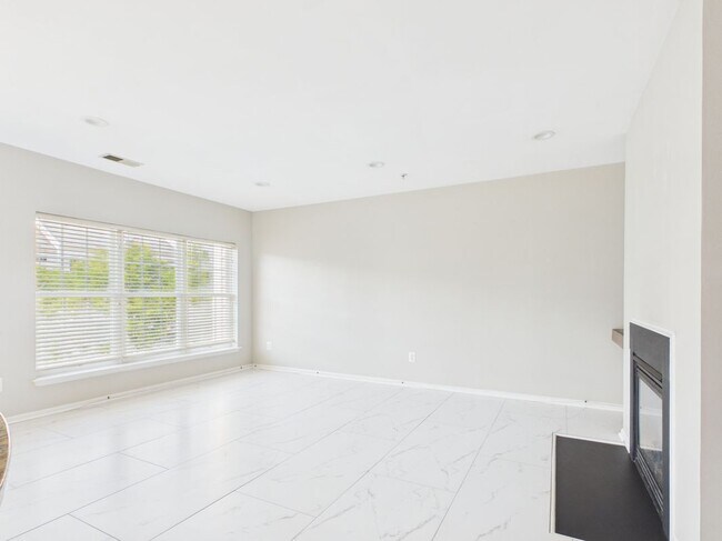 Foto del edificio - 4587 Whittemore Pl