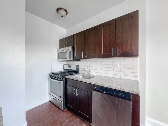 Foto del edificio - 6748 N Ashland Ave