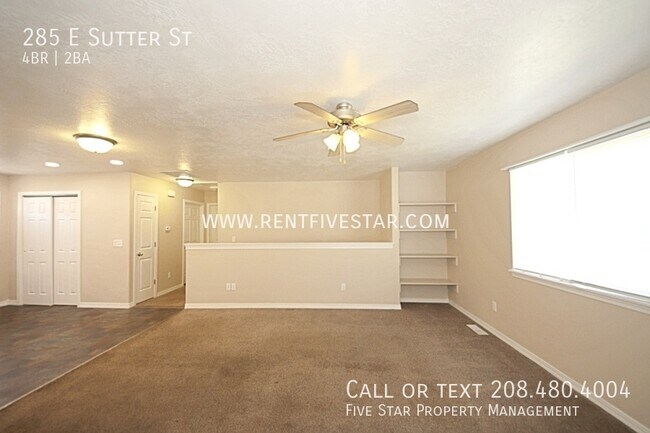 Building Photo - Spacious Home Available in the University ...