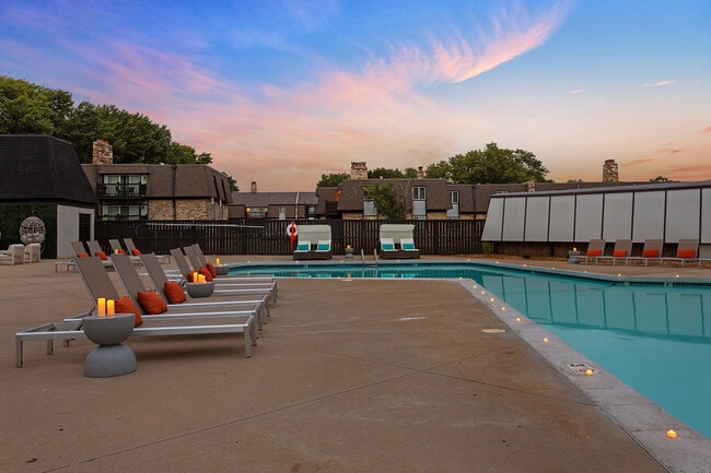 Sparkling Waters - Fox Run Apartments