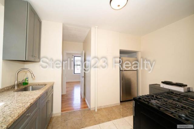 Building Photo - 1 bedroom in ASTORIA NY 11105
