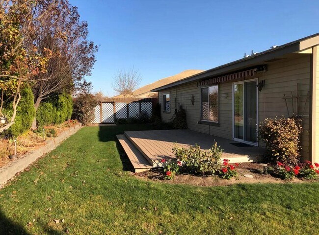 Foto del edificio - 212 SW Malibu Dr