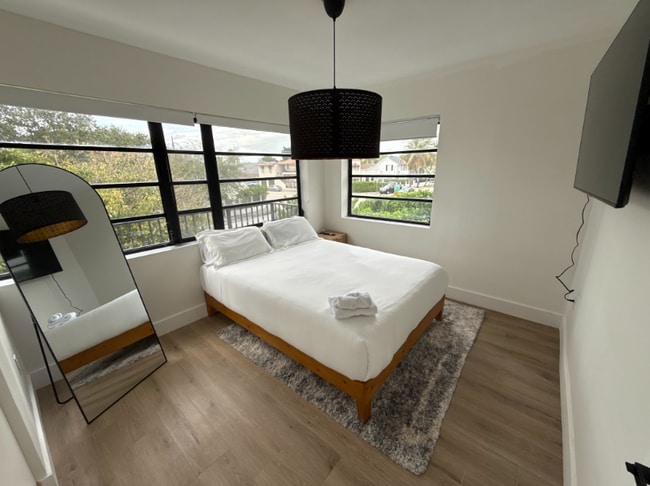 Foto del edificio - 1716 SW 11th St