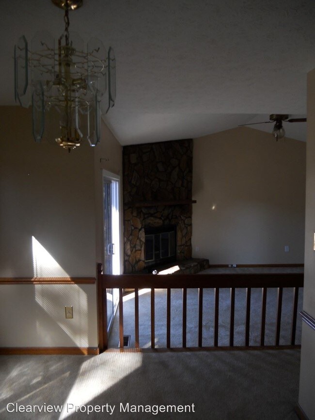 Building Photo - 3 br, 2 bath House - 905 Whitcomb Dr.