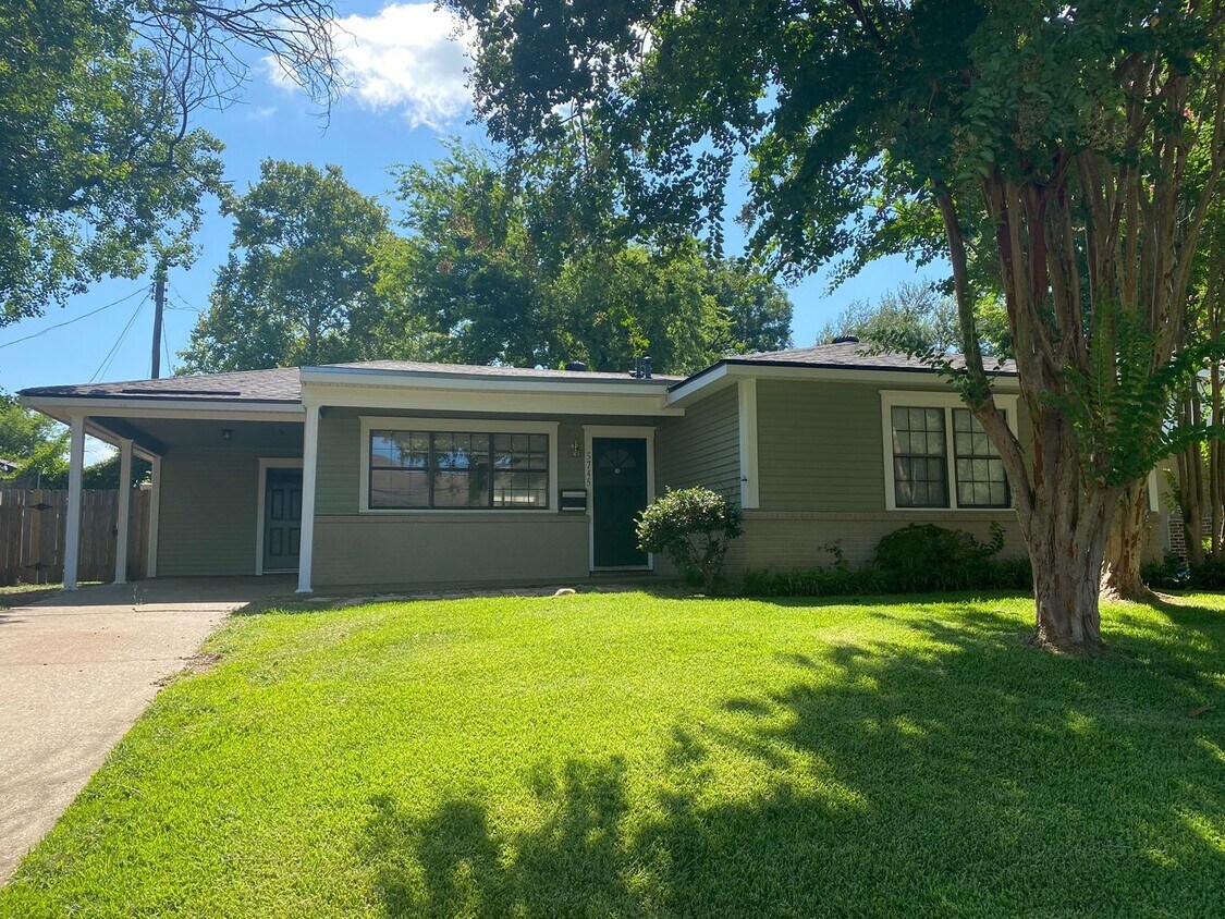 Primary Photo - 3BR in Broadmoor