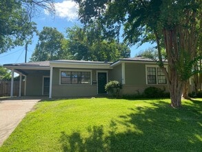 Building Photo - 5745 Roma Dr