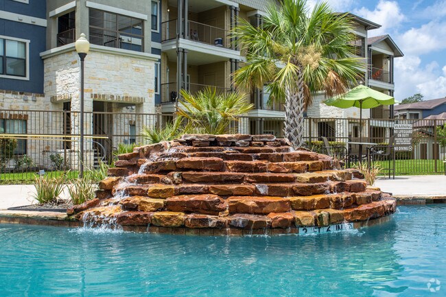 Building Photo - Hollow Tree Park