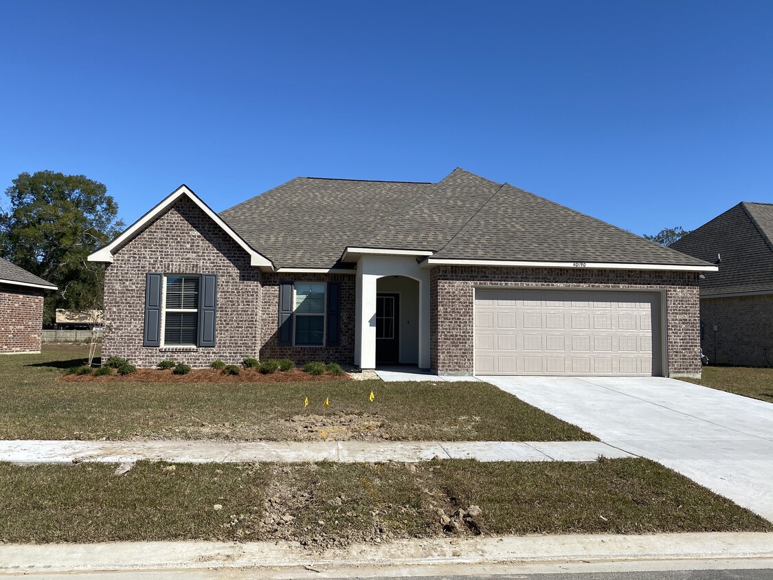 Primary Photo - 40190 Maddie Drive