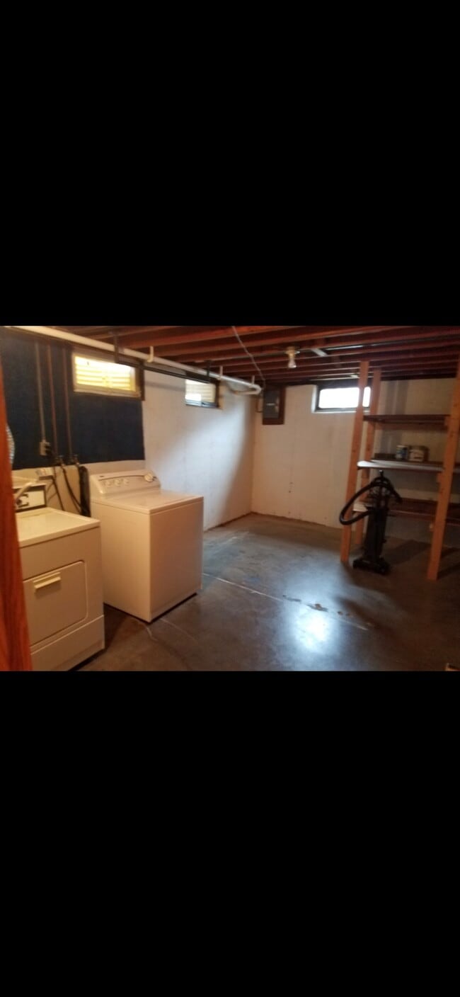 Building Photo - 2293 Trygg Dr