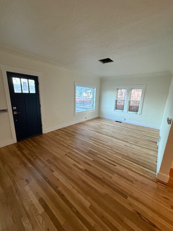 Foto del edificio - 4439 S Logan St