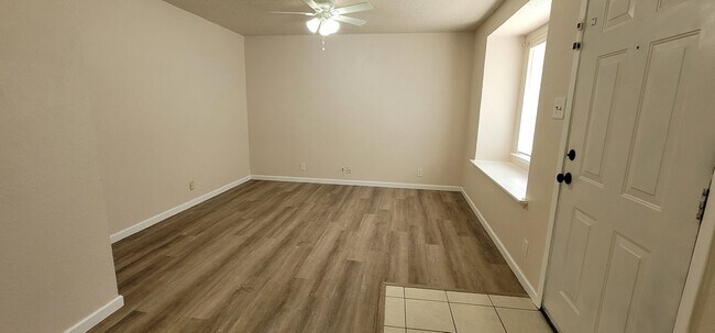 Foto del edificio - 728 N Main St