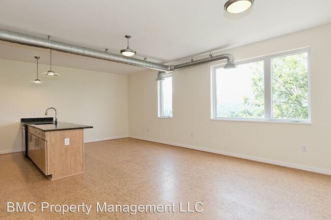 Building Photo - 1050 Druid Ave