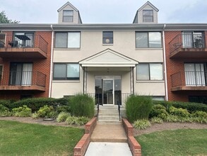 Building Photo - 125 Clubhouse Dr SW