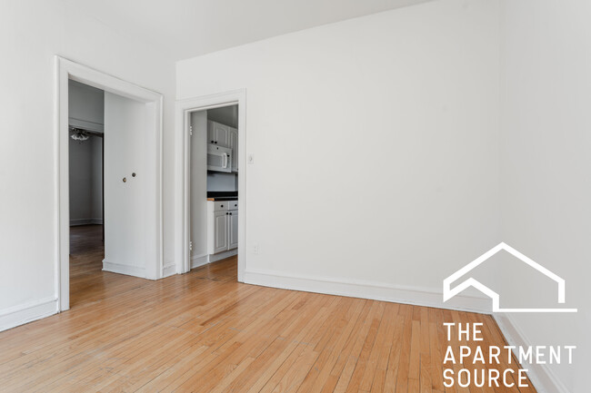 Building Photo - 4615 N Leavitt St